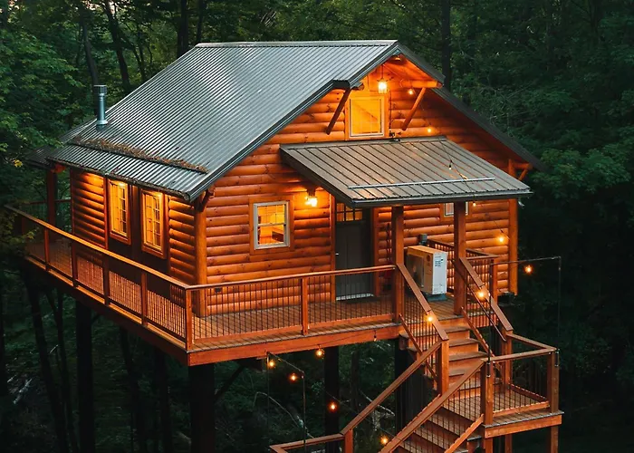 Cricket Hill Treehouse B By Amish Country Lodging