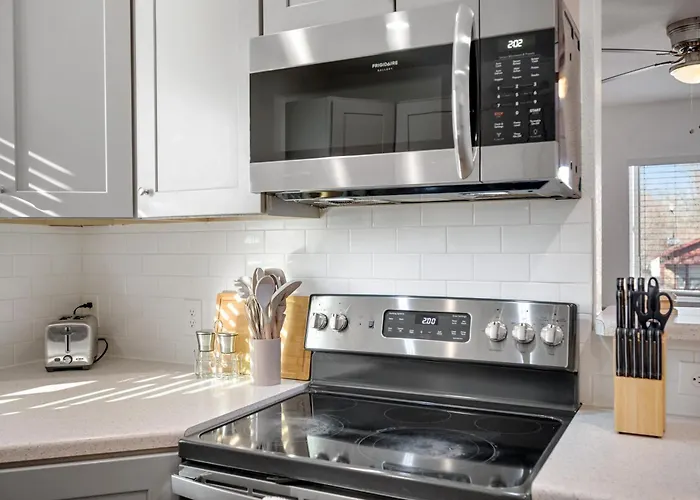 Beautiful Work Stay Retreat In Pueblo Near Downtown