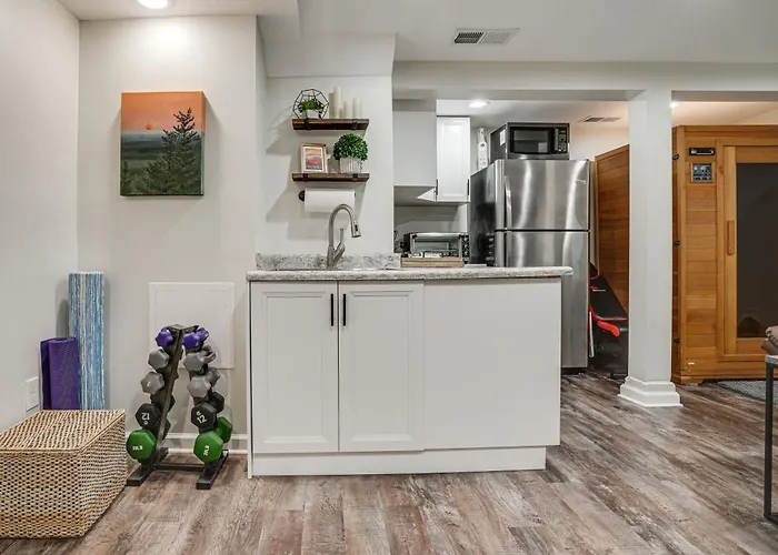 Chic Minneapolis Apt - 6 Blocks To Lake Nokomis!