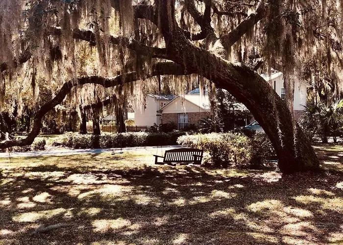 Beautiful Farmhouse In Fernandina Beach
