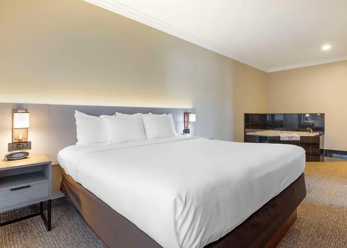 Comfort Suites Oceanside Camp Pendleton Area