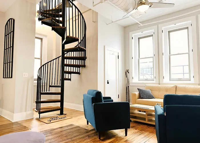 The Historic Lyric Penthouse With Private Rooftop