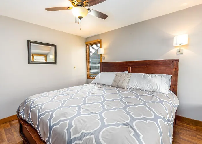 Quiet Home Minutes From Lake Galena & Eagle Ridge