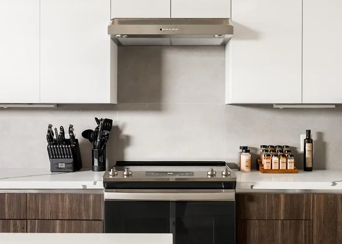 Brand New Condo - Walk To Empower Stadium - Tesoro