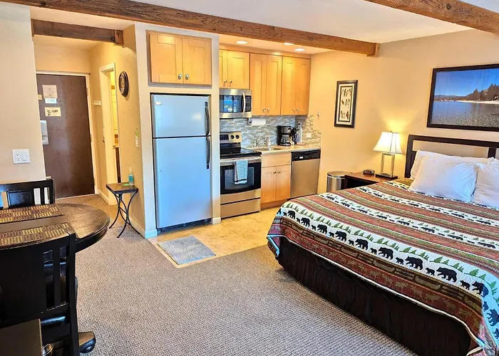 Lakeland Village #110