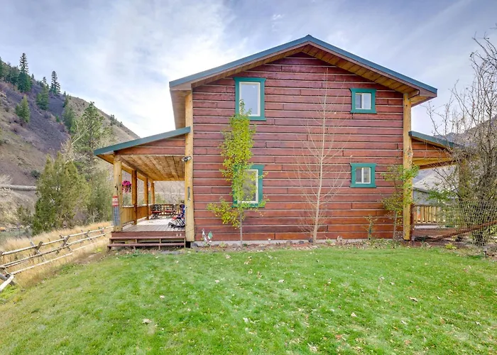 Pet-Friendly Idaho Home On The Salmon River!