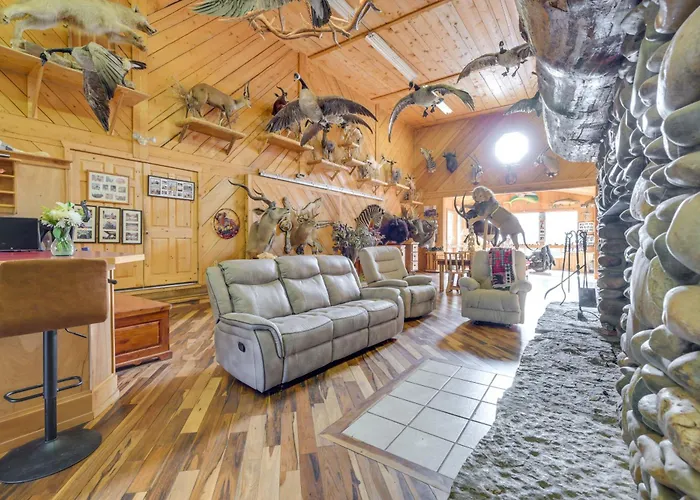 Salmon Vacation Rental W/ On-Site River Access!