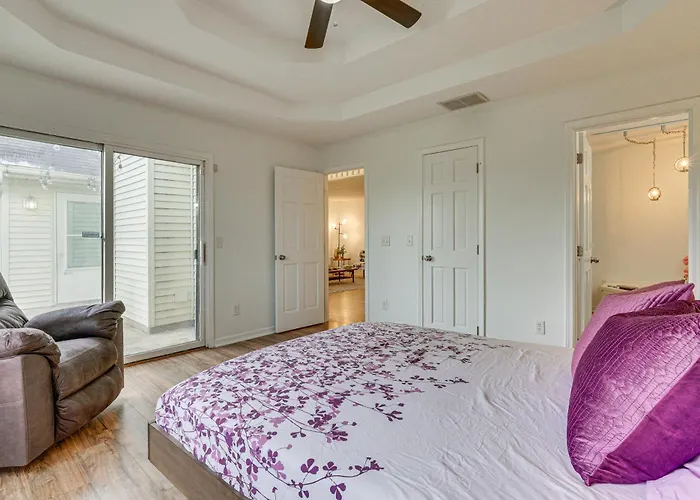 Tranquil Fort Wayne Home: 7 Mi To Downtown