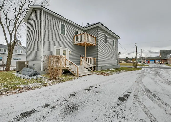 Bright & Modern Home: 2 Mi To Presque Isle Airport