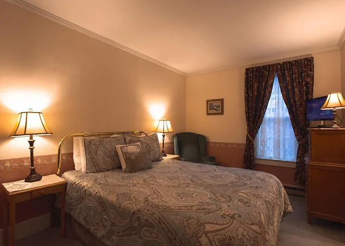 Deerfield Valley Inn - Mt Snow Bnb Fireplace Rooms And Breakfast