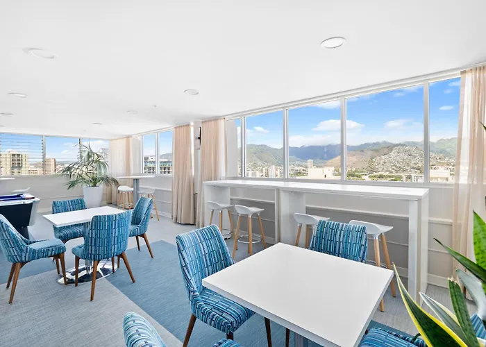 Ocean Retreat: Remodeled Pacific Monarch Haven