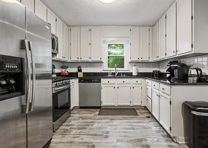 Spacious 4Br In Marietta With Modern Amenities