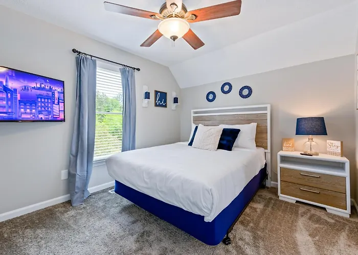 Animal Friendly 3Br Stylish Escape, Near Lakepoint
