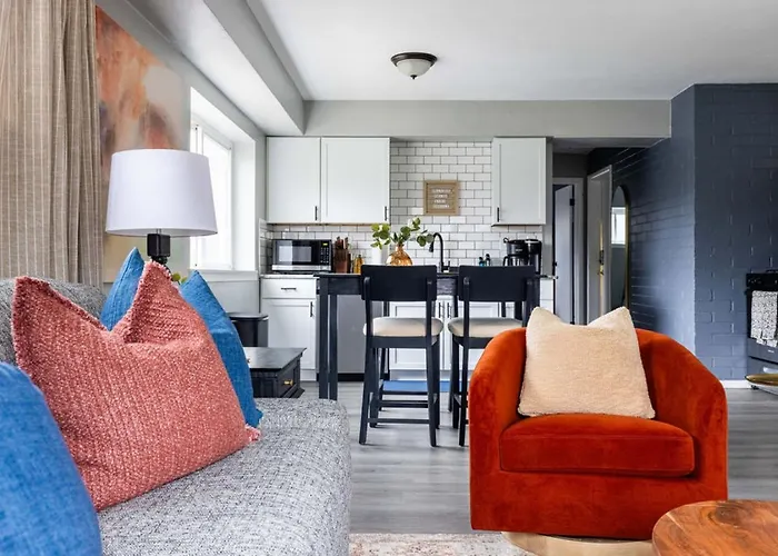 Westlake Elegance - Detroit Unit 3
