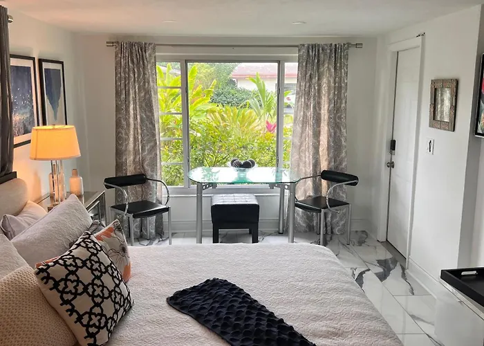 Paradise Gardens-Wilton Manors- Male Only