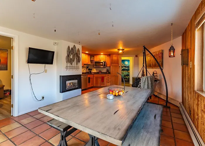 Mountain Spa Guest Suite | Hot Tub, Sauna & Views
