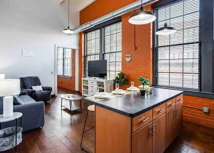 Ny Style Centric Loft With King Bed By Park Av