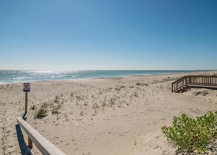 Cozy Beach House Steps From The Shore: 4 Bedroom