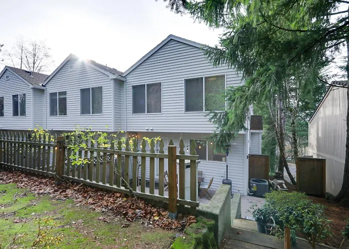 Lake Oswego Home W/ Deck 9 Mi To Downtown Portland