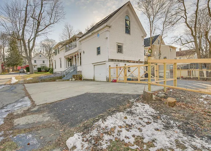 Tasteful Gardiner Triplex Near Downtown Augusta!