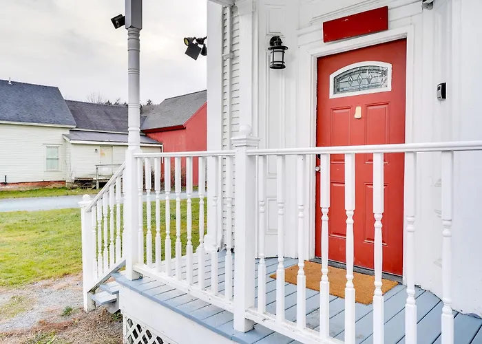 Ludlow Townhome: 3 Mi To Okemo Mountain!
