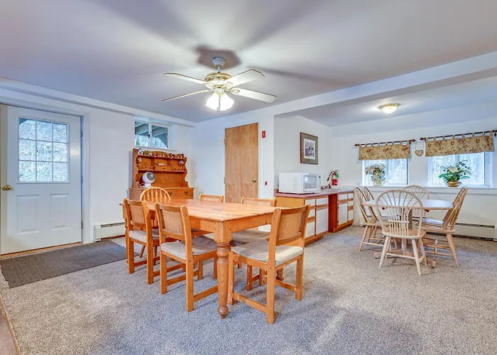 Spacious Ludlow Hideaway < 1 Mi To Okemo Mountain!