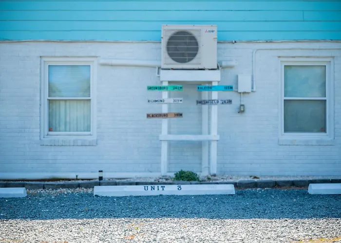 The Hideaway By Oak Island Accommodations