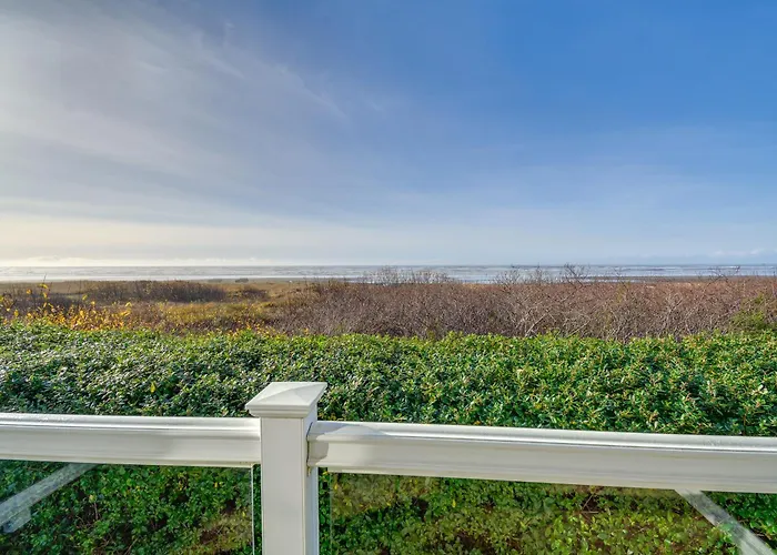Oceanfront Moclips Retreat W/ Beach Access & View!