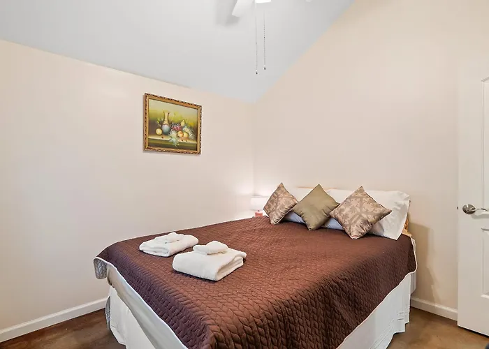 Chardonnay Cottage - Gotl Strip - Cozy & Quaint