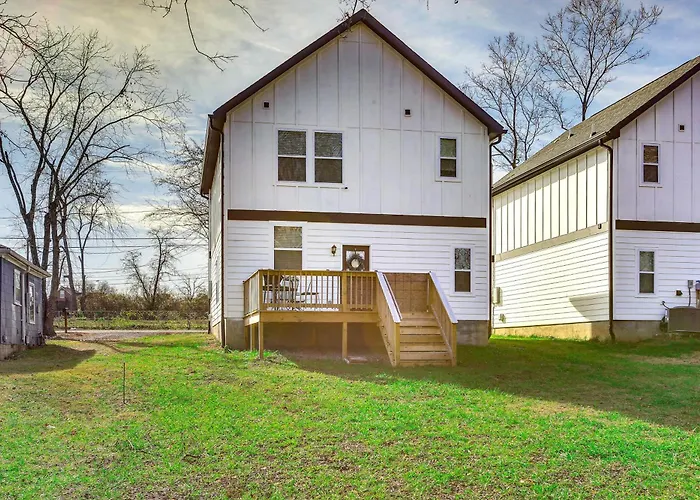 Pet-Friendly Gallatin Home W/ Deck, 1 Mi To Town!