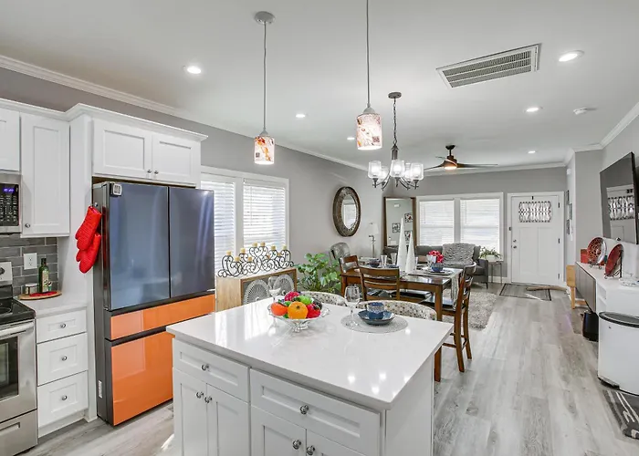 Pet-Friendly Gallatin Home W/ Deck, 1 Mi To Town!