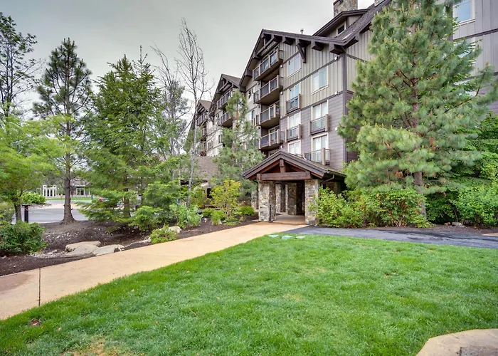 Pet-Friendly Cle Elum Condo - Hike, Ski & Relax!
