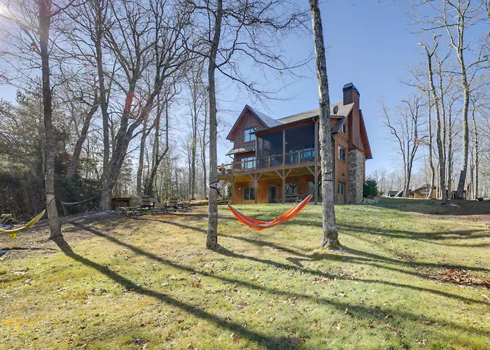 Lakefront Glenville Home W/ Pickleball Access!