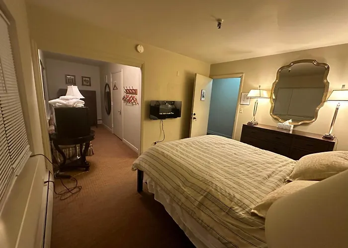 The Oaks B&B Hotel And Spiritual Center