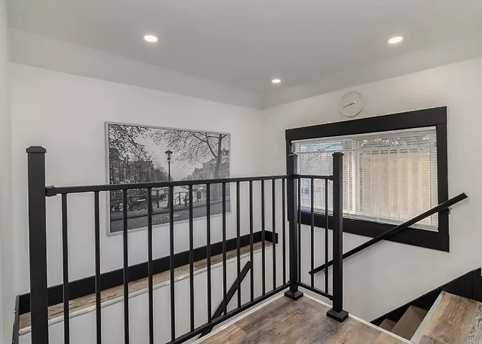 Sand & Sun Retreat,2 Living Rooms, Kids Play Area