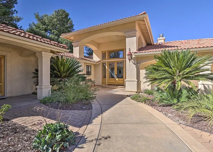 Charming Temecula Home W/ Hot Tub, Mountain Views!