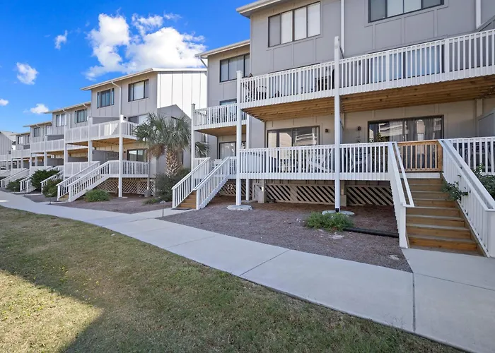 Newly Listed - One Bedroom Condo On Harbor Island