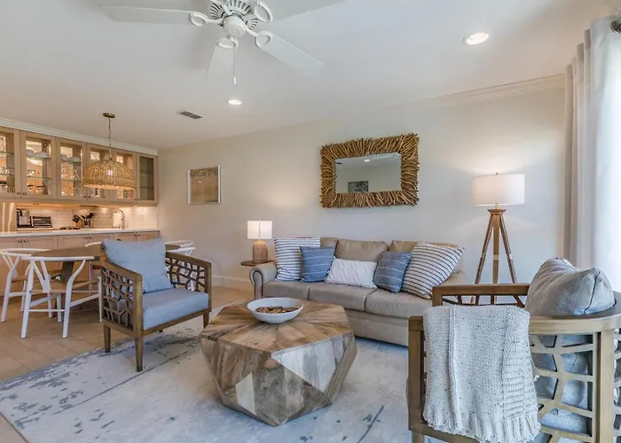 Newly Renovated John Fripp Villa- Pool Views, Beach Access