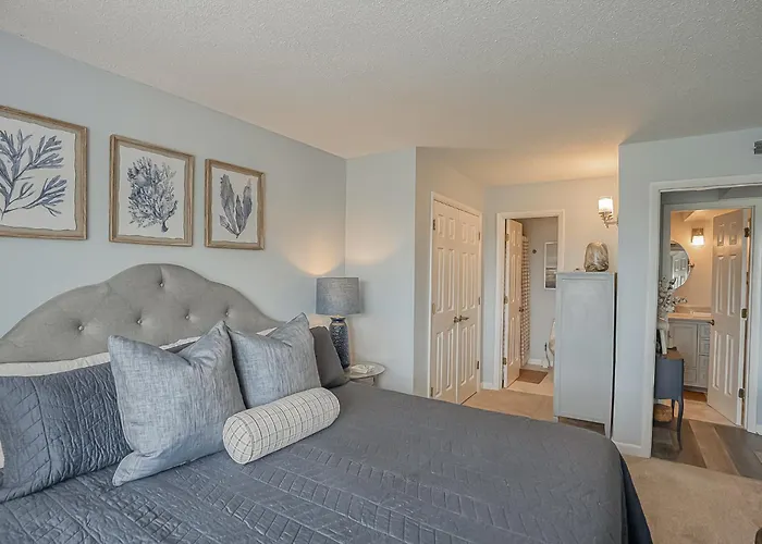 Ocean Bliss Cottage! Beach Club Villa With Canal Views - Short Walk To Beach