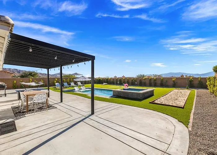 Salida Del Sol | Pool, Hot Tub & Putting Green