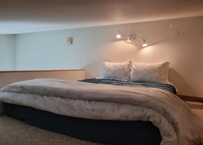 Quiet Lofted Studio At Tomboy Lodge