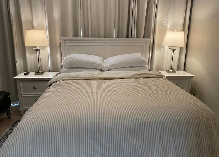 Magical Xcape, Pools-Spa, Walk 2 Disney, Central Ac-Heat, Fully Equipped, 2 Free Parking Spaces, Owner Mgmt