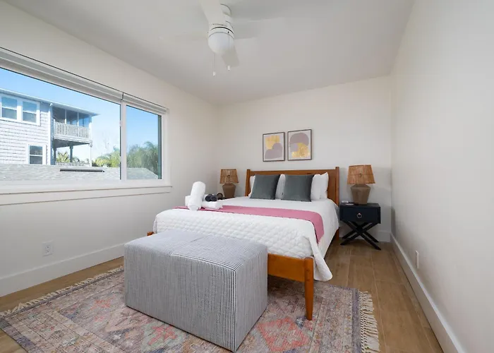 Be A Nomad 2 Bedroom Close To The Beach
