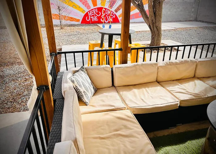 Casa Charleston-3Br-2Bath-Private Hot Tub-Pet Friendly-No Pet Fees!