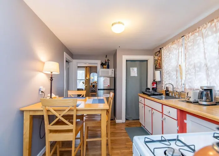 Perfectly Located Private Apartment