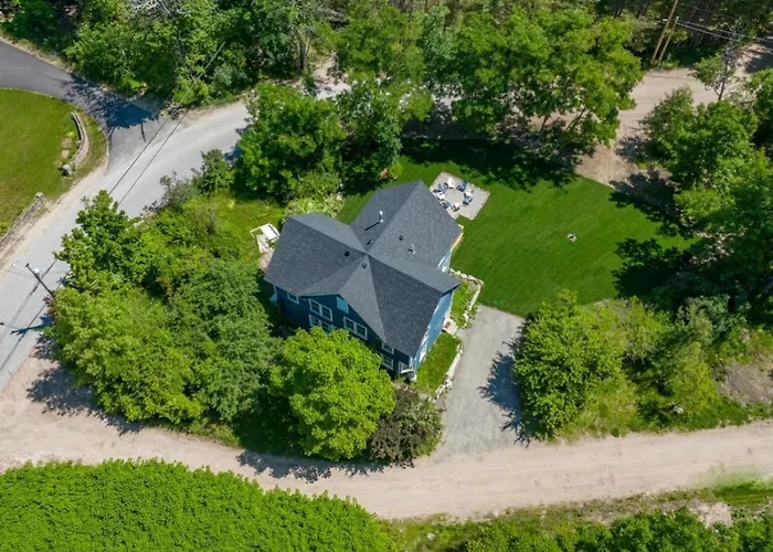The Blueberry House - Spacious, Family & Pet-Friendly Retreat Near Sebago Lake