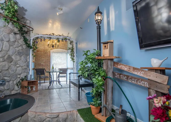The Anniversary Inn - Fifth South