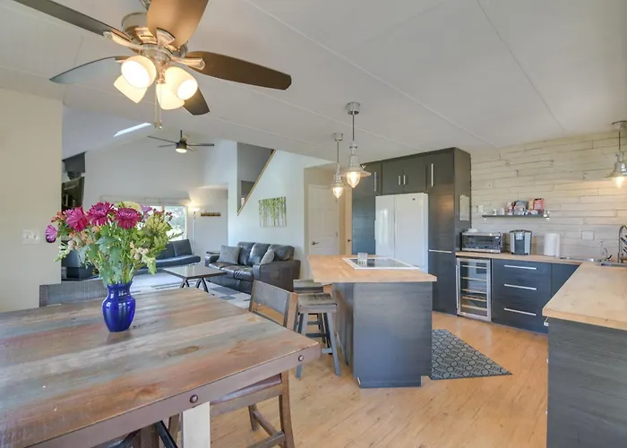 Cozy Red Feather Lakes Retreat W/ Deck & Yard