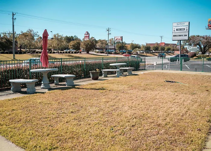 Super 8 By Wyndham Columbia/Ft. Jackson Sc