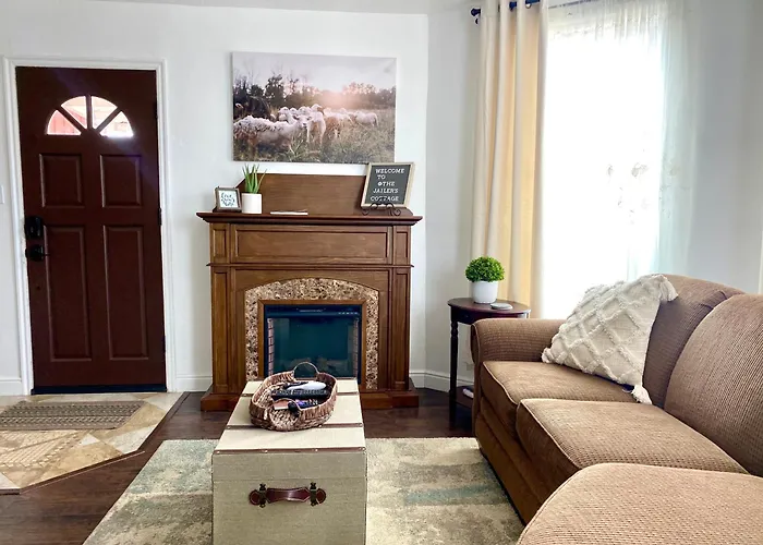 The Jailer'S Cottage * Entire Home * Sleeps 12